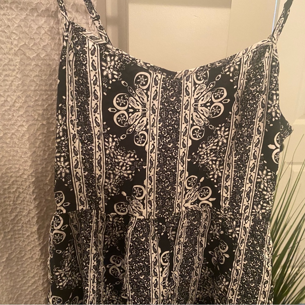 Dress - Picture 3 of 4